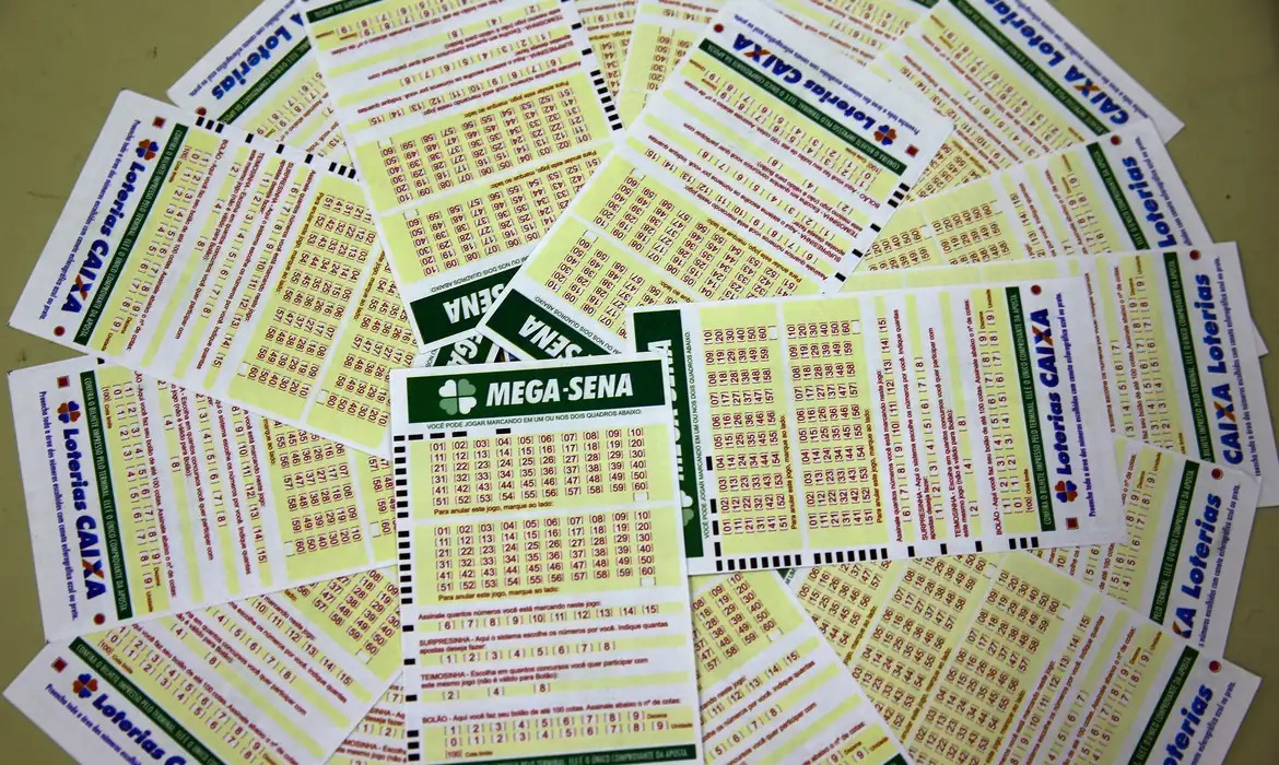  Mega-Sena: bolada rende R$ 252 mil por mês; hoje tem sorteio